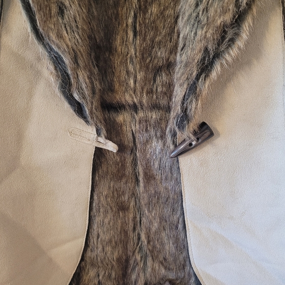 Faux Fur Vest - Picture 2 of 4